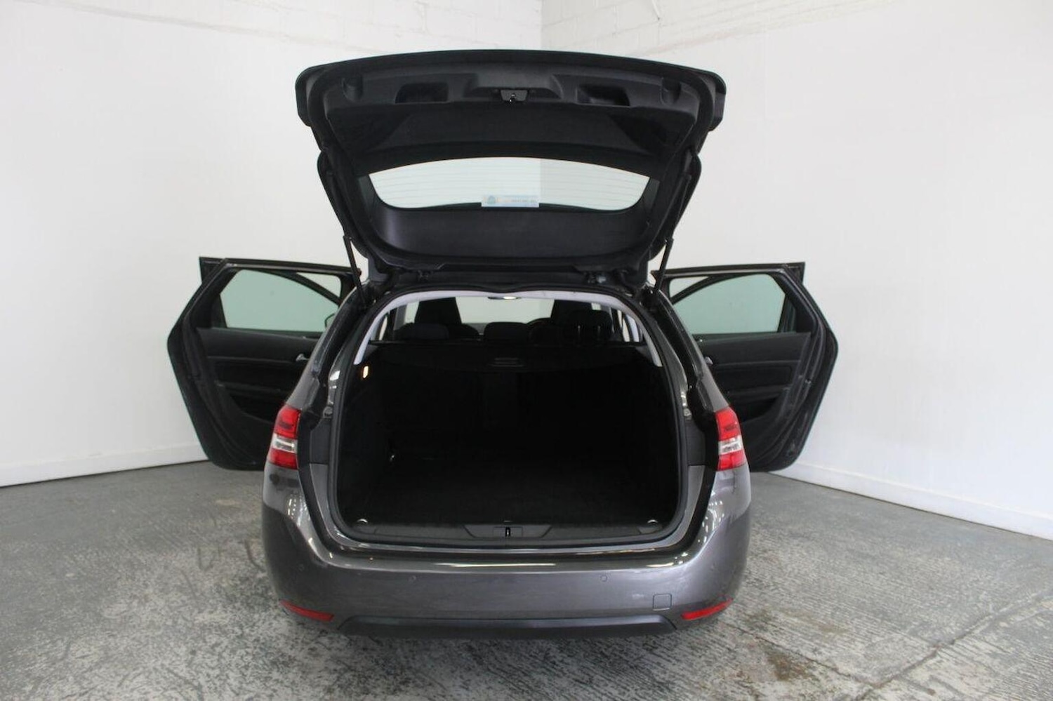 Used Peugeot 308 2017 for sale - 76741363: Photo 23