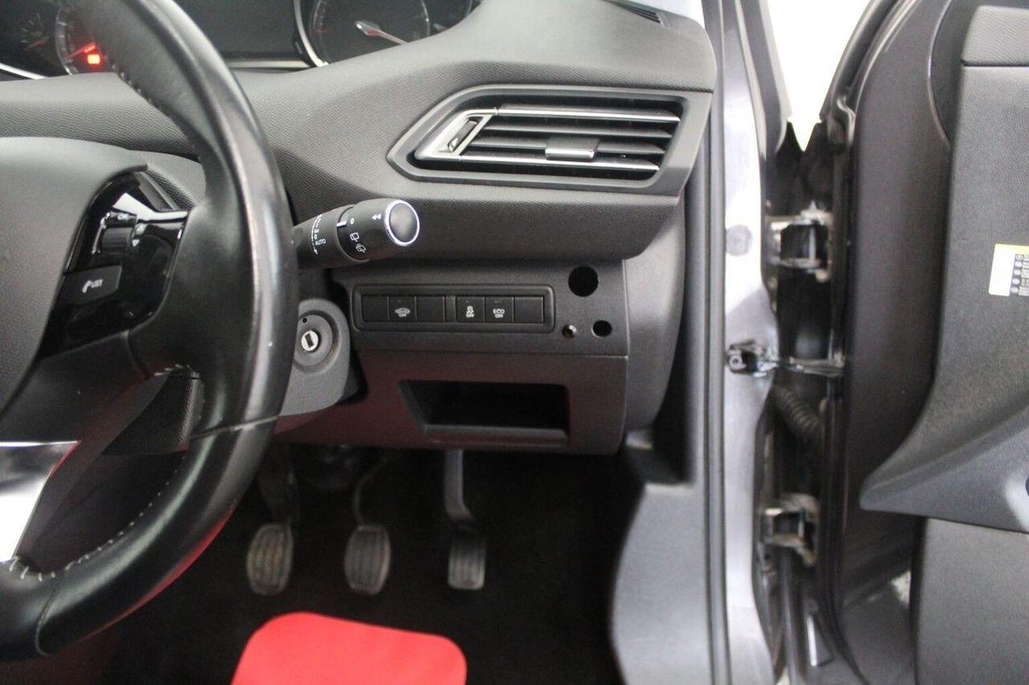 Used Peugeot 308 2017 for sale - 76741363: Photo 47