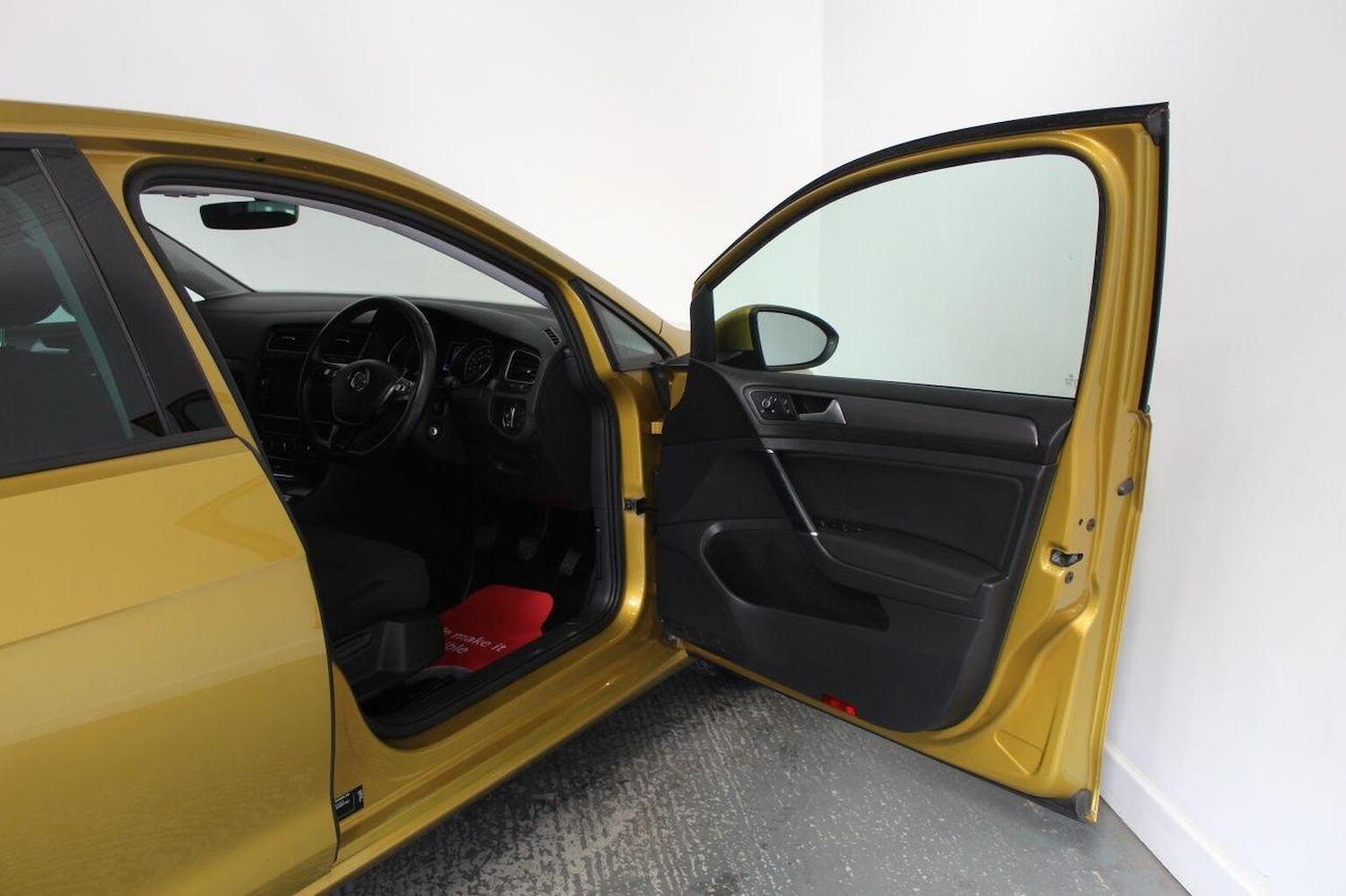 Used Volkswagen Golf 2017 for sale - 77937981: Photo 25