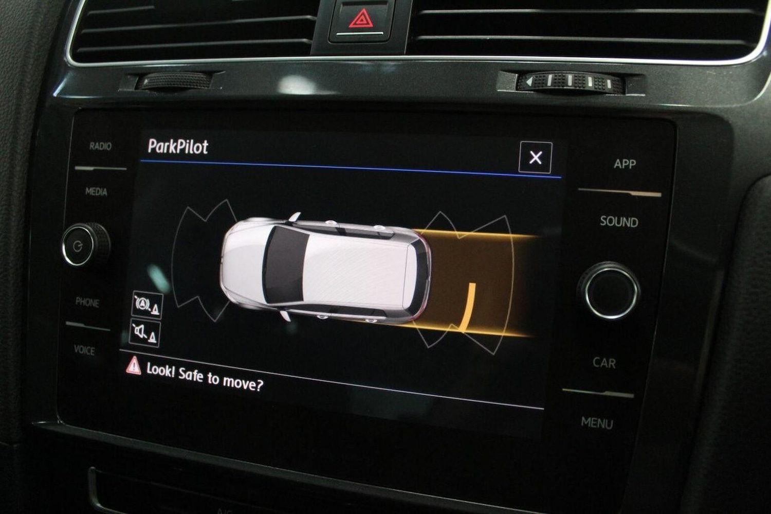 Used Volkswagen Golf 2017 for sale - 77937981: Photo 34