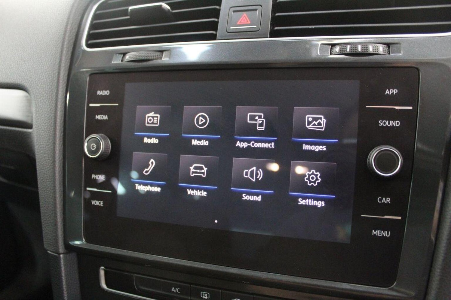 Used Volkswagen Golf 2017 for sale - 77937981: Photo 38