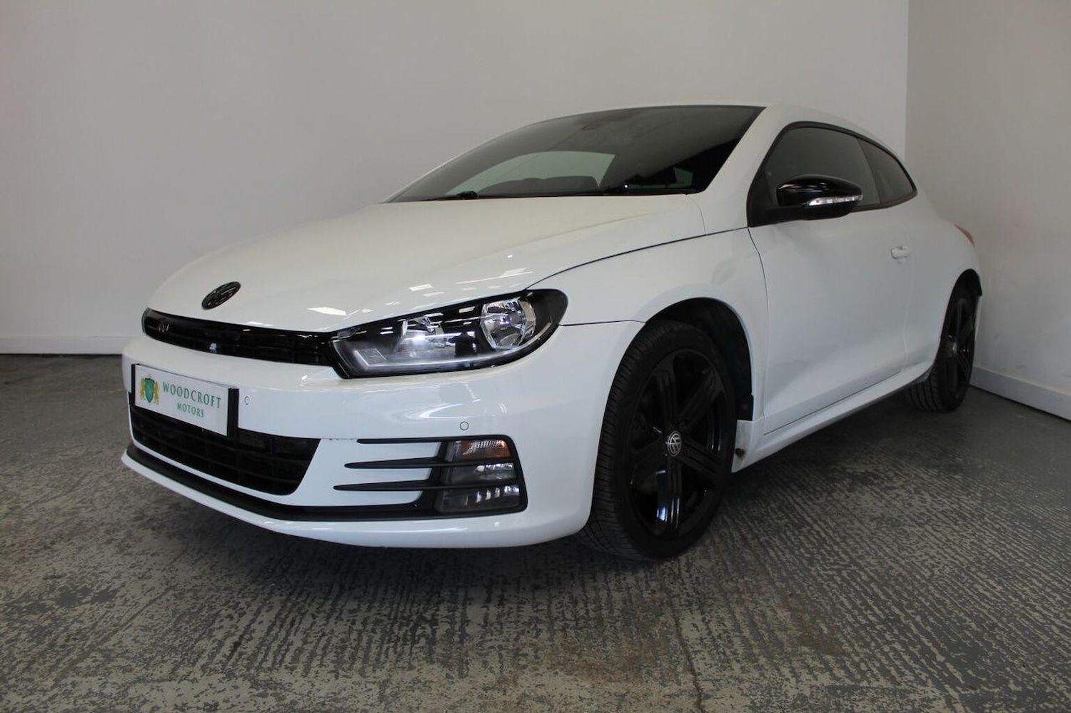 Used Volkswagen Scirocco 2017 for sale - 76793867: Photo 2