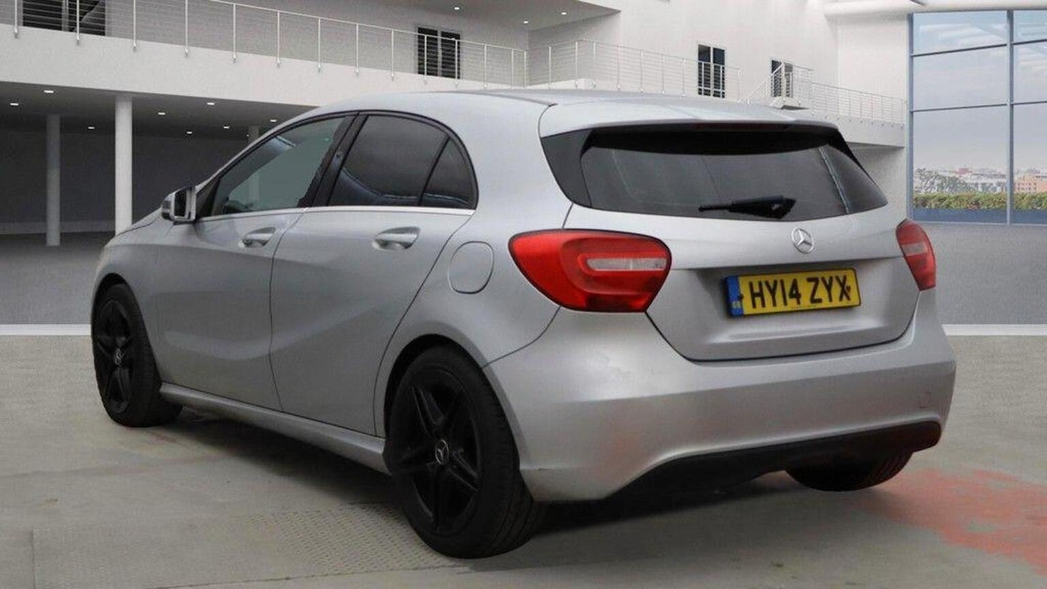 Used Mercedes-Benz A-Class 2014 for sale - 76670741: Photo 4