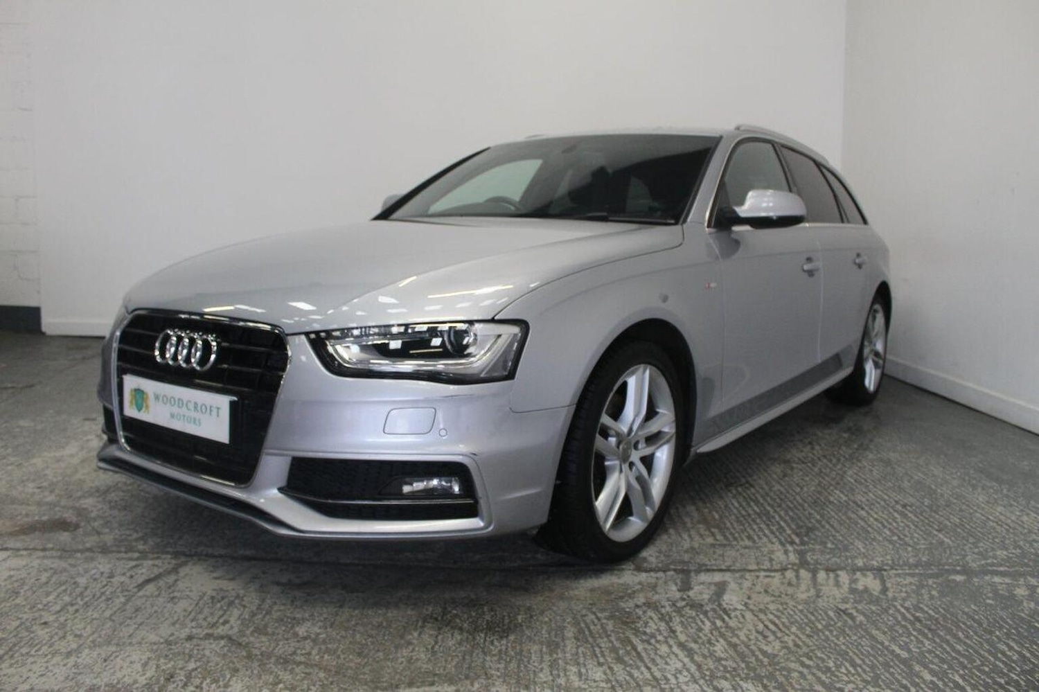 Used Audi A4 2015 for sale - 77303755: Photo 2