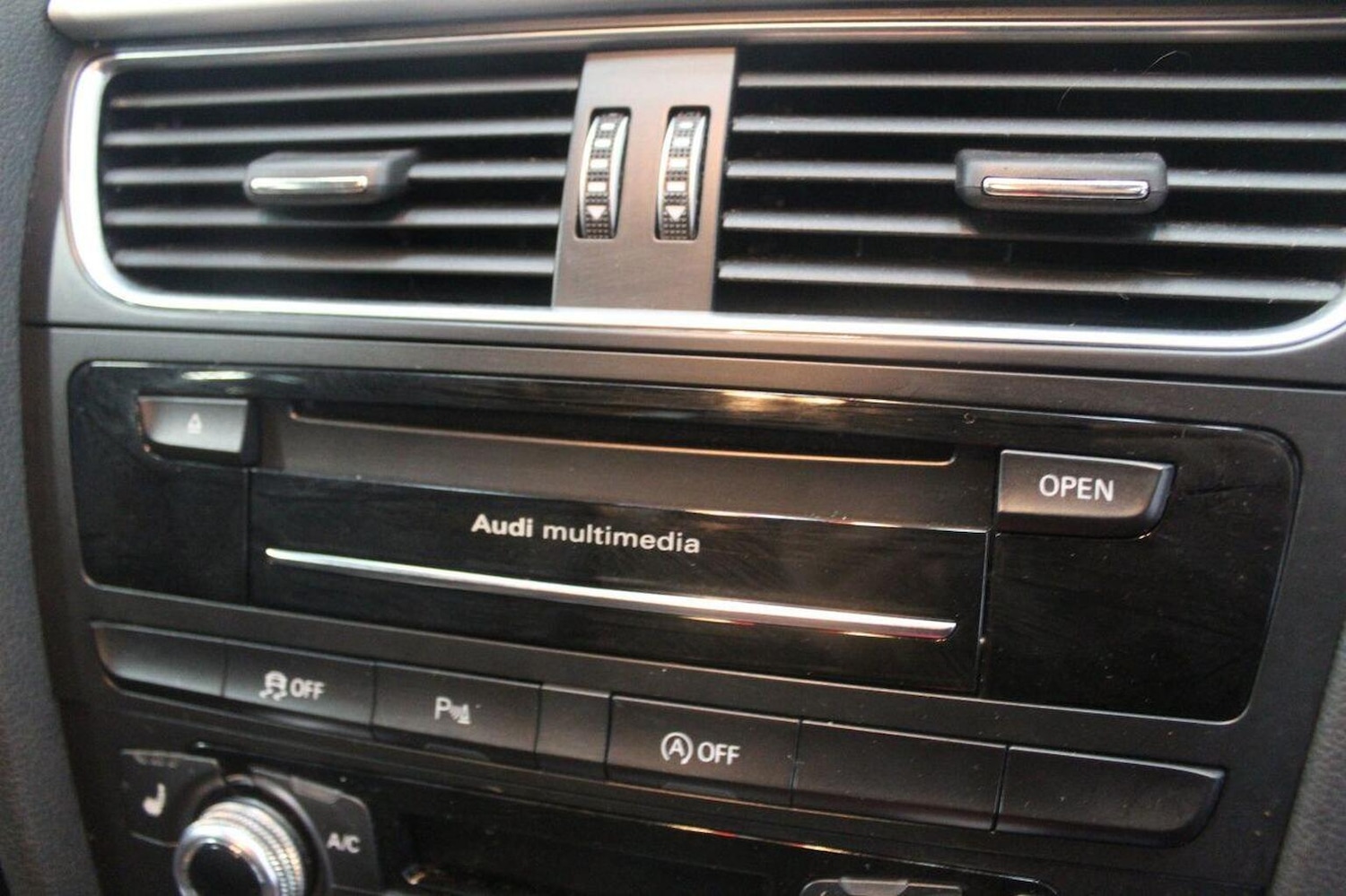 Used Audi A4 2015 for sale - 77303755: Photo 43