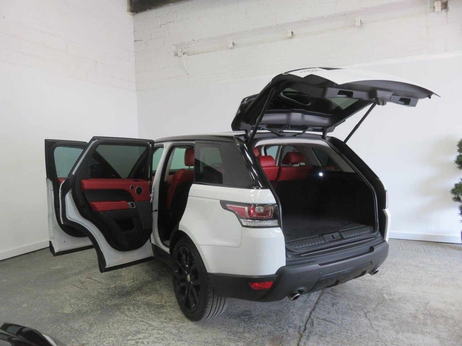 Used Land Rover Range Rover Sport 2014 for sale - 77938013: Photo 20