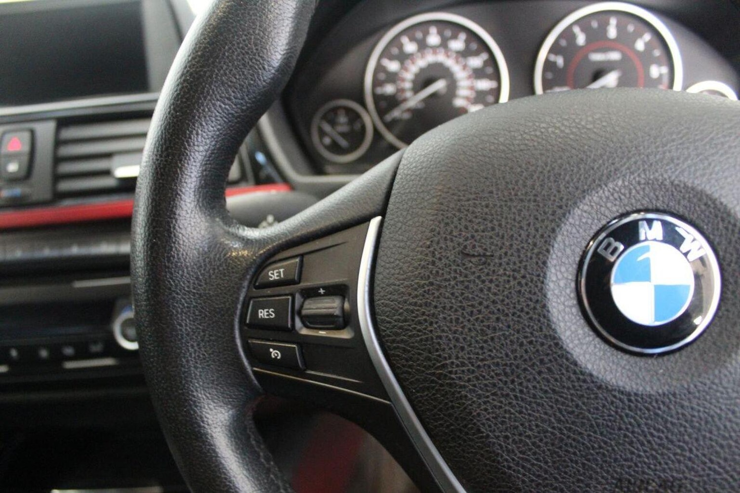 Used BMW 3 Series 2013 for sale - 77033079: Photo 47