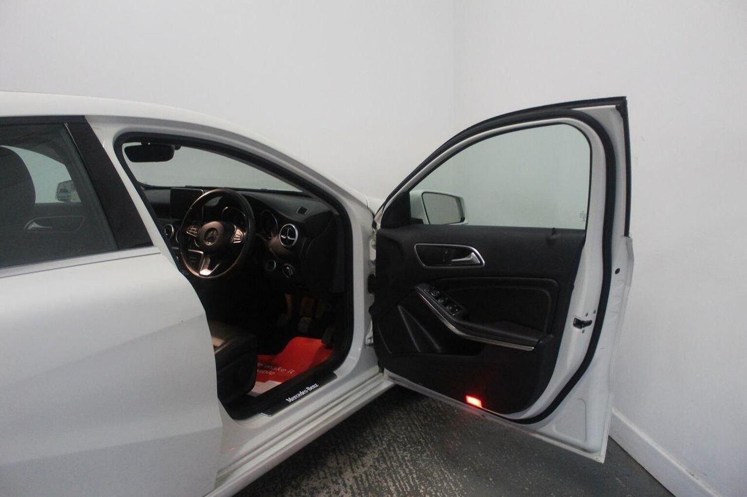 Used Mercedes-Benz A-Class 2016 for sale - 77417467: Photo 24