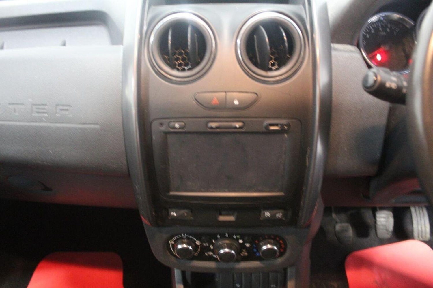 Used Dacia Duster 2016 for sale - 77065693: Photo 32