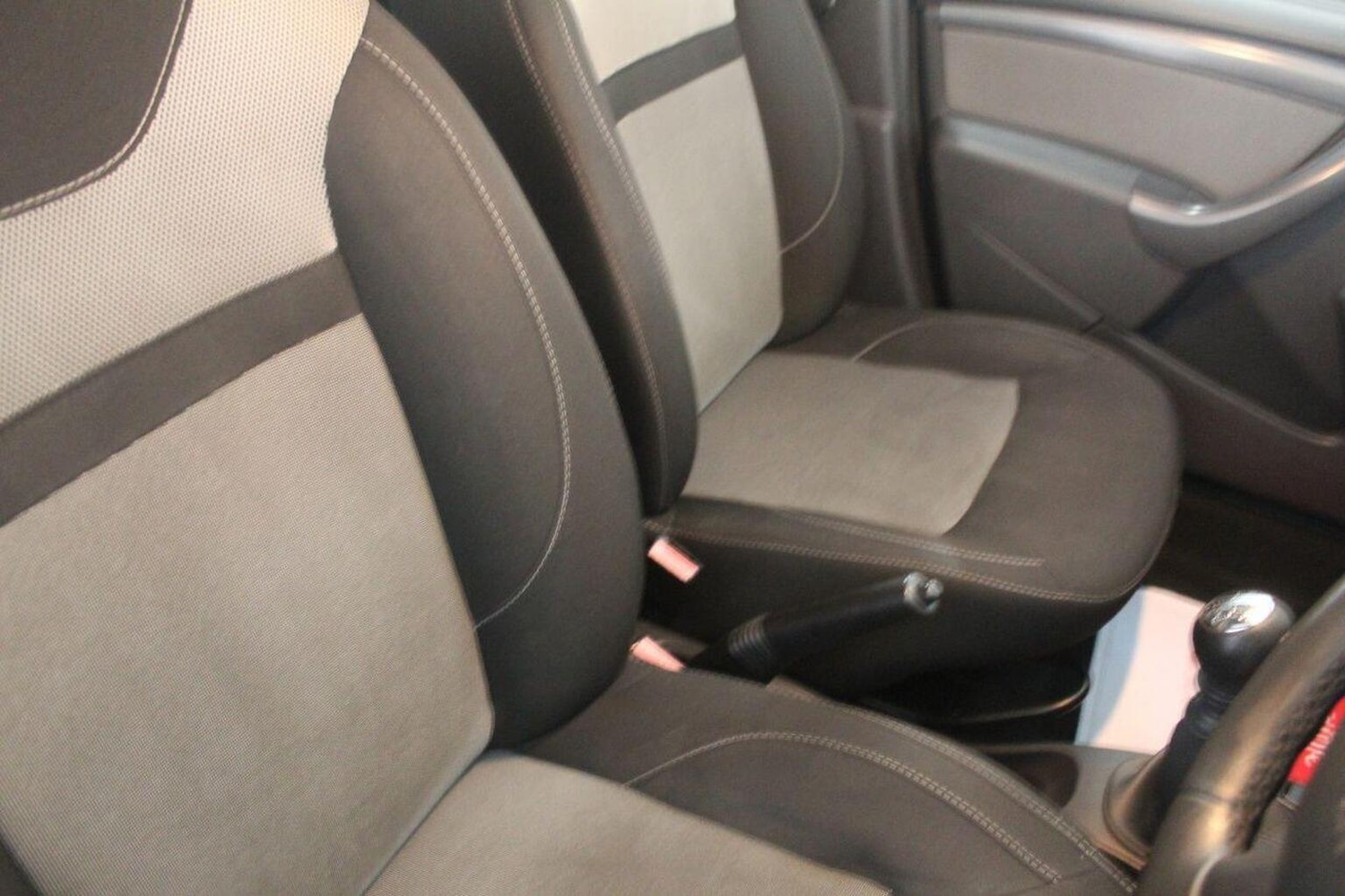 Used Dacia Duster 2016 for sale - 77065693: Photo 42