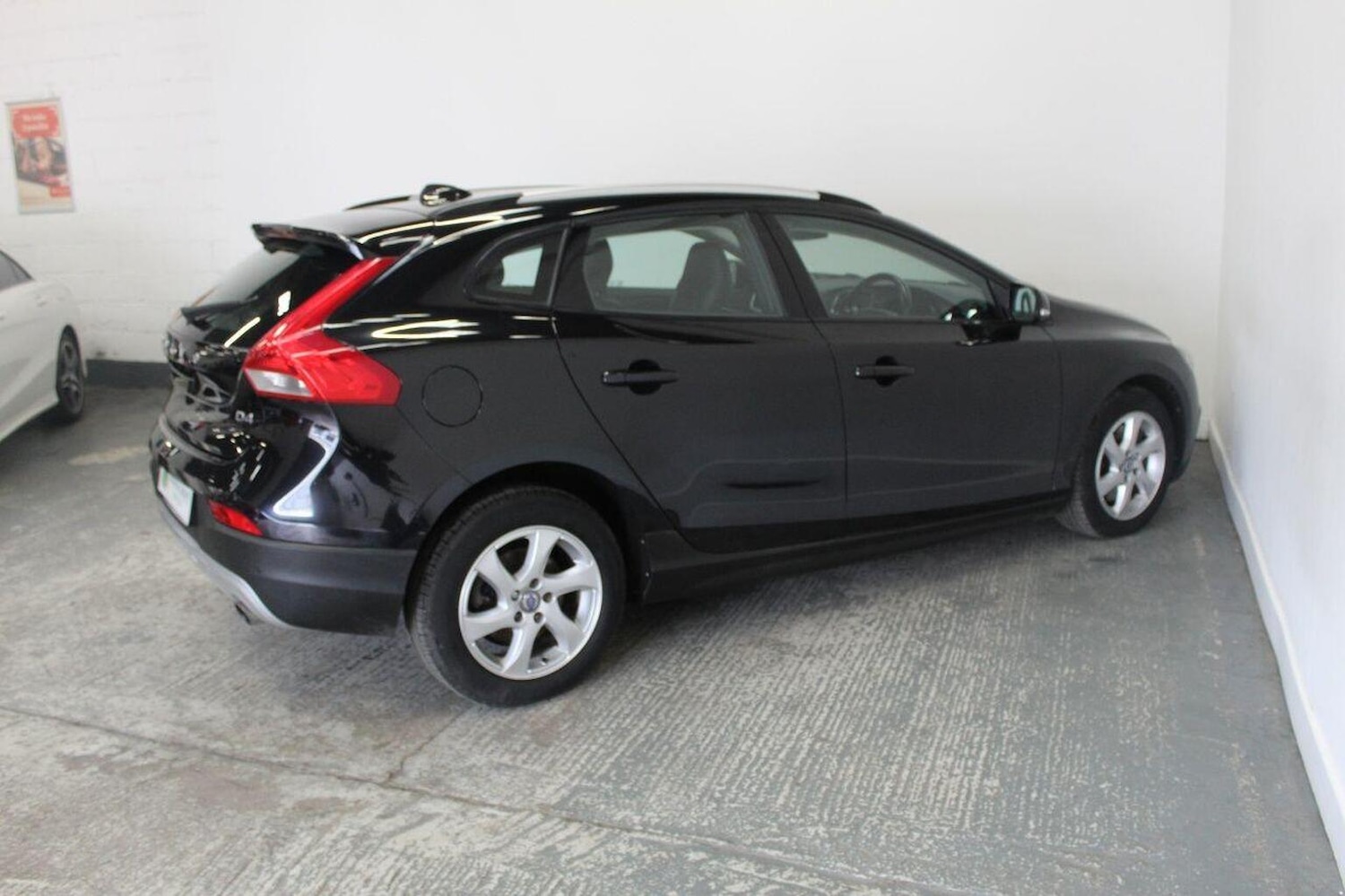 Used Volvo V60 2014 for sale - 77938024: Photo 11