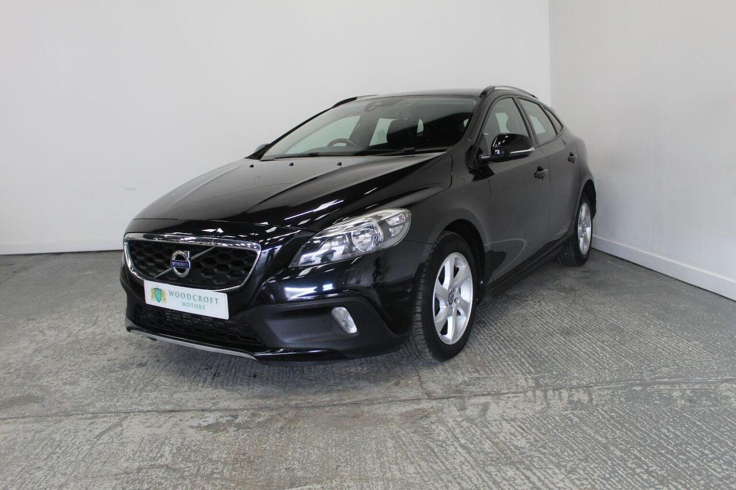 Used Volvo V60 2014 for sale - 77938024: Photo 2