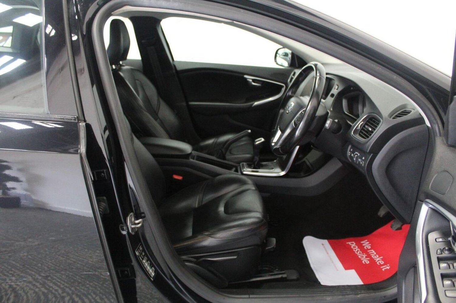 Used Volvo V60 2014 for sale - 77938024: Photo 29