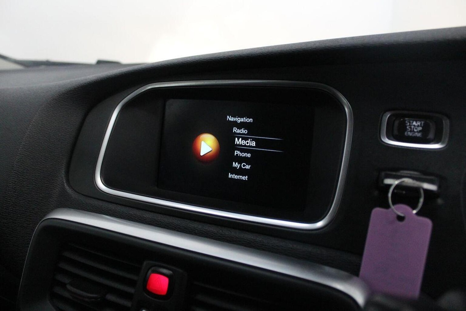 Used Volvo V60 2014 for sale - 77938024: Photo 35