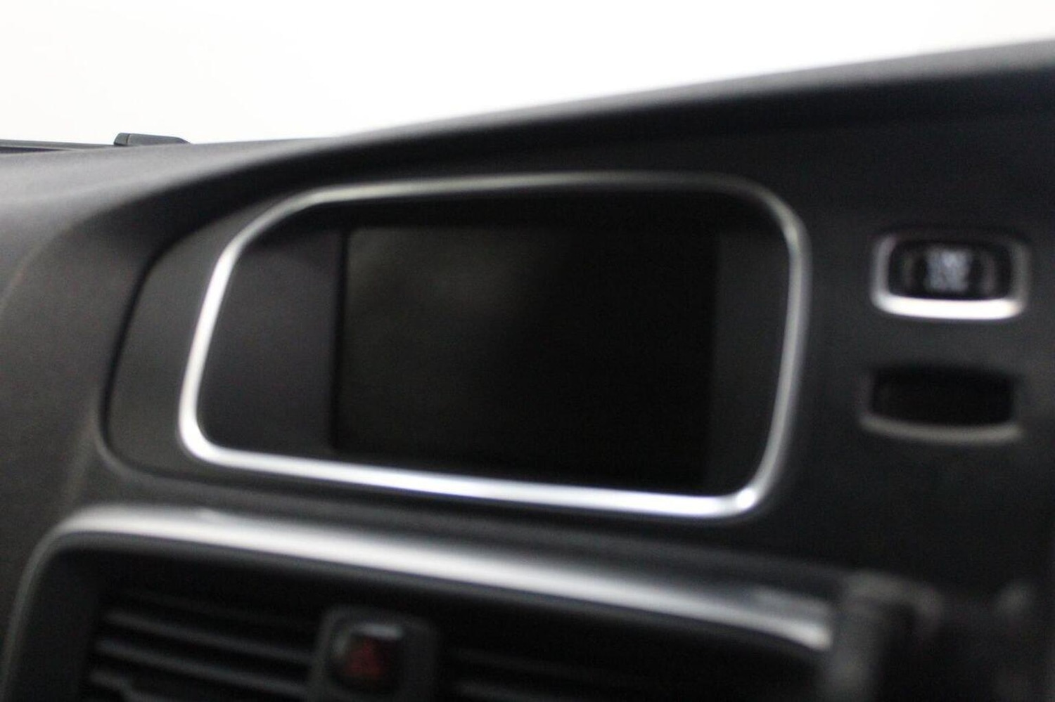 Used Volvo V60 2014 for sale - 77938024: Photo 41