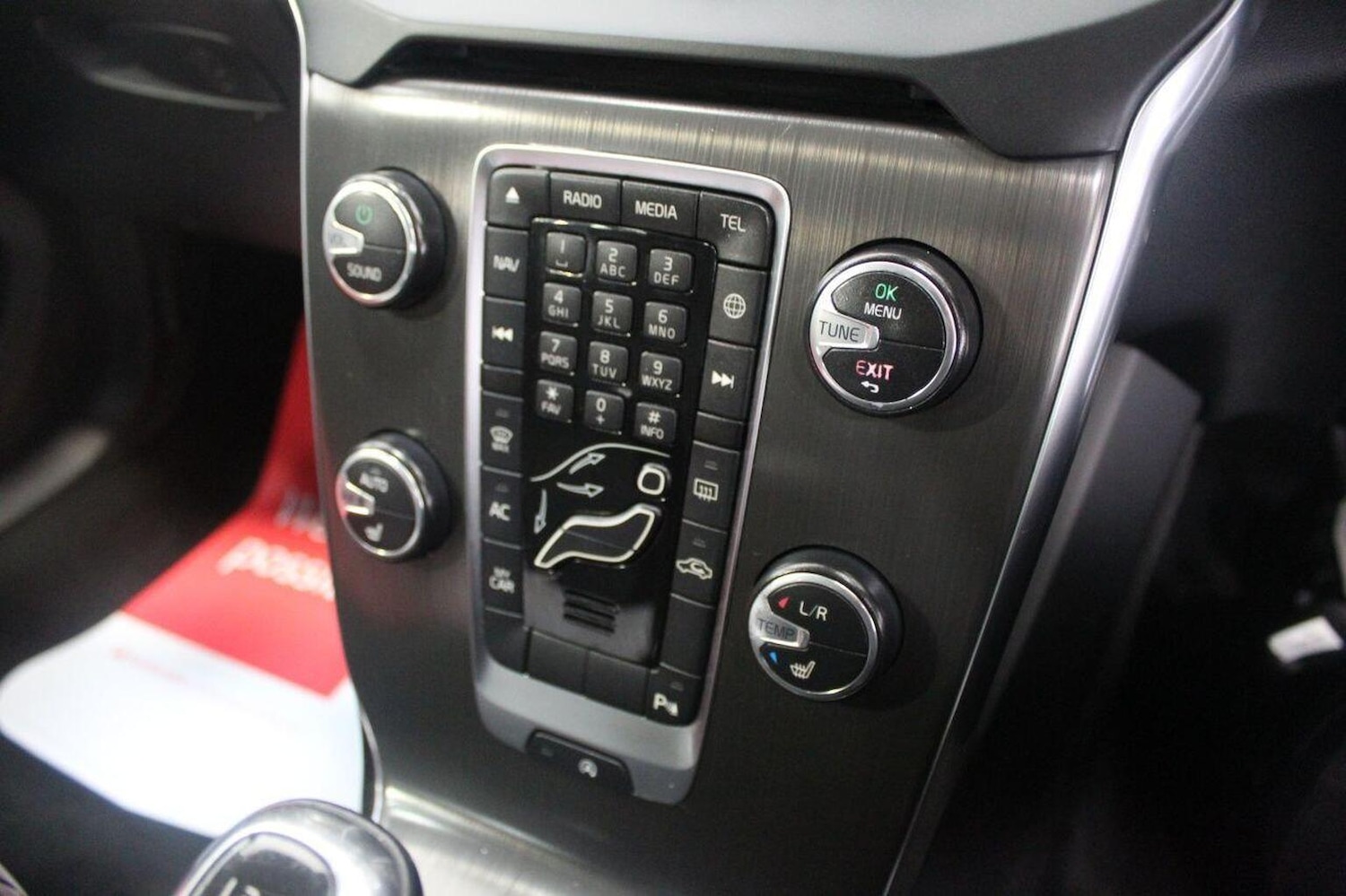 Used Volvo V60 2014 for sale - 77938024: Photo 43