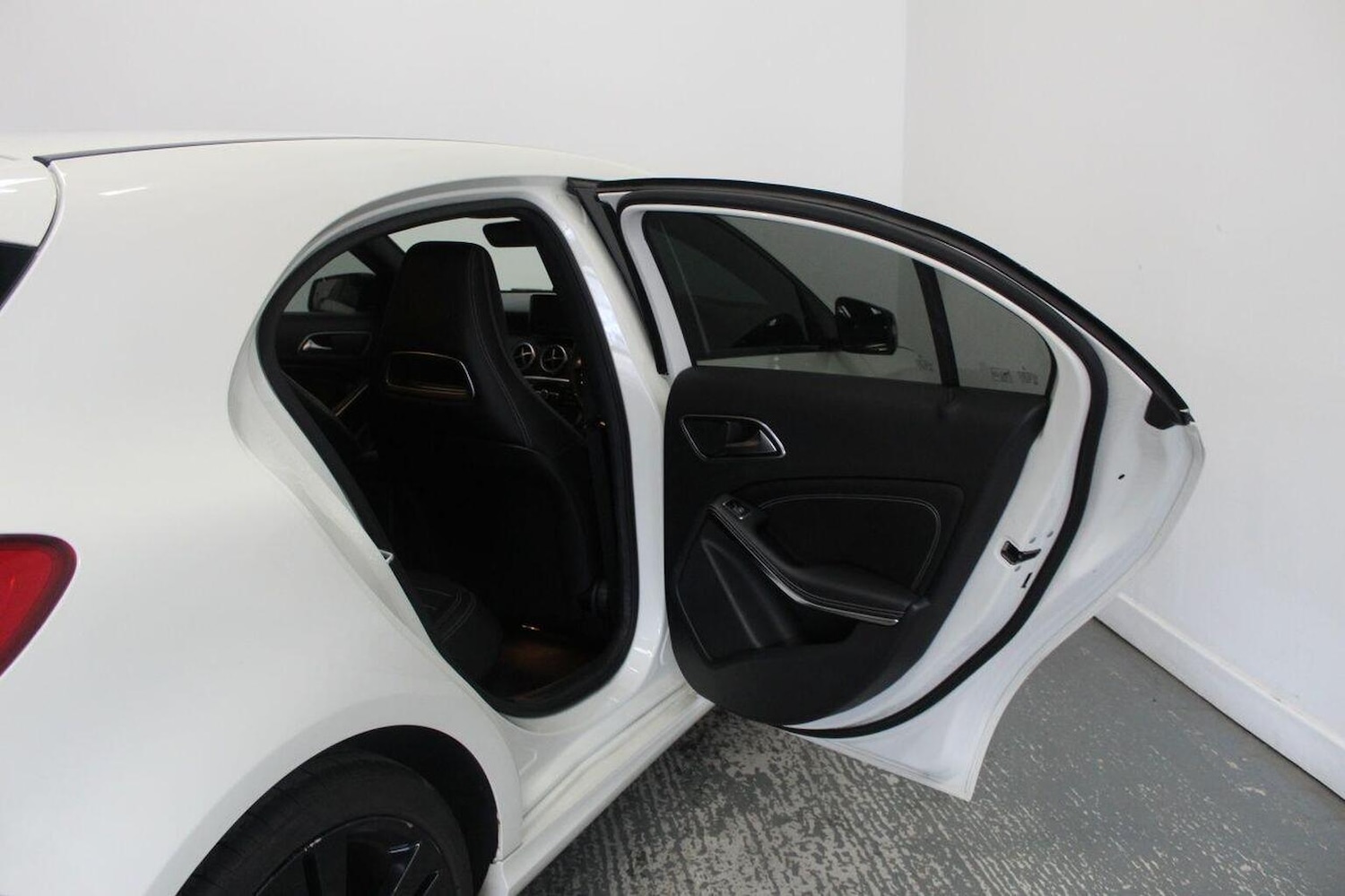 Used Mercedes-Benz A-Class 2014 for sale - 76397007: Photo 23