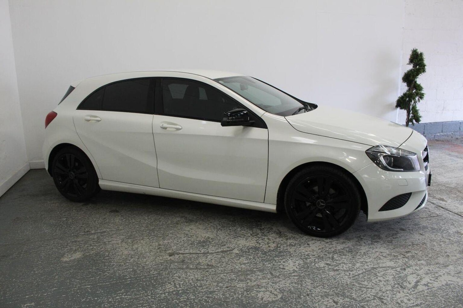 Used Mercedes-Benz A-Class 2014 for sale - 76397007: Photo 4
