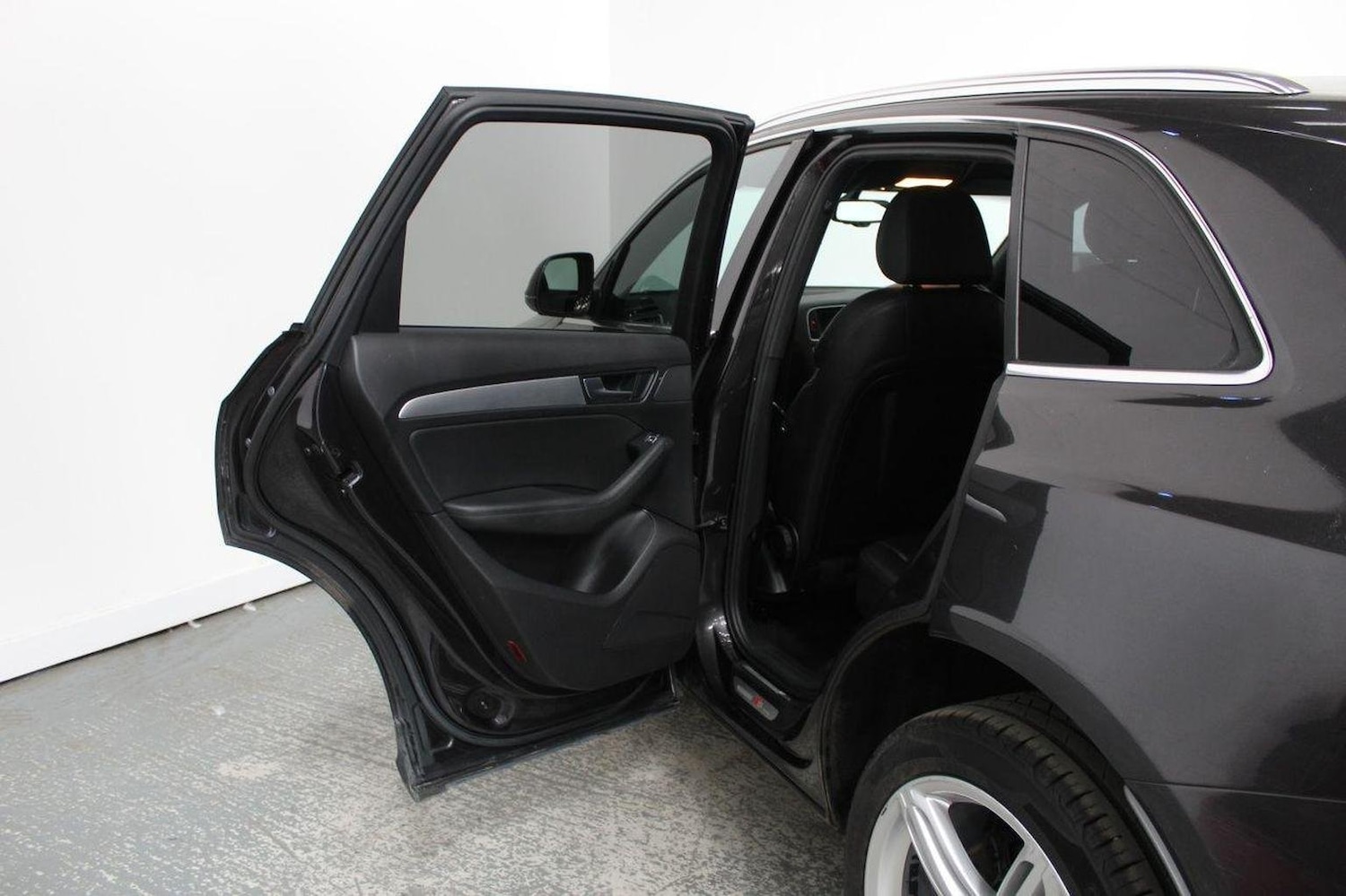 Vehicle 29