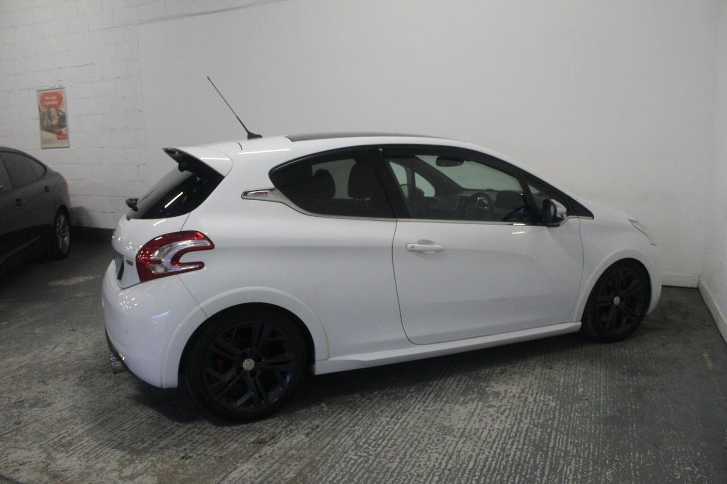 Used Peugeot 208 2014 for sale - 77189261: Photo 11