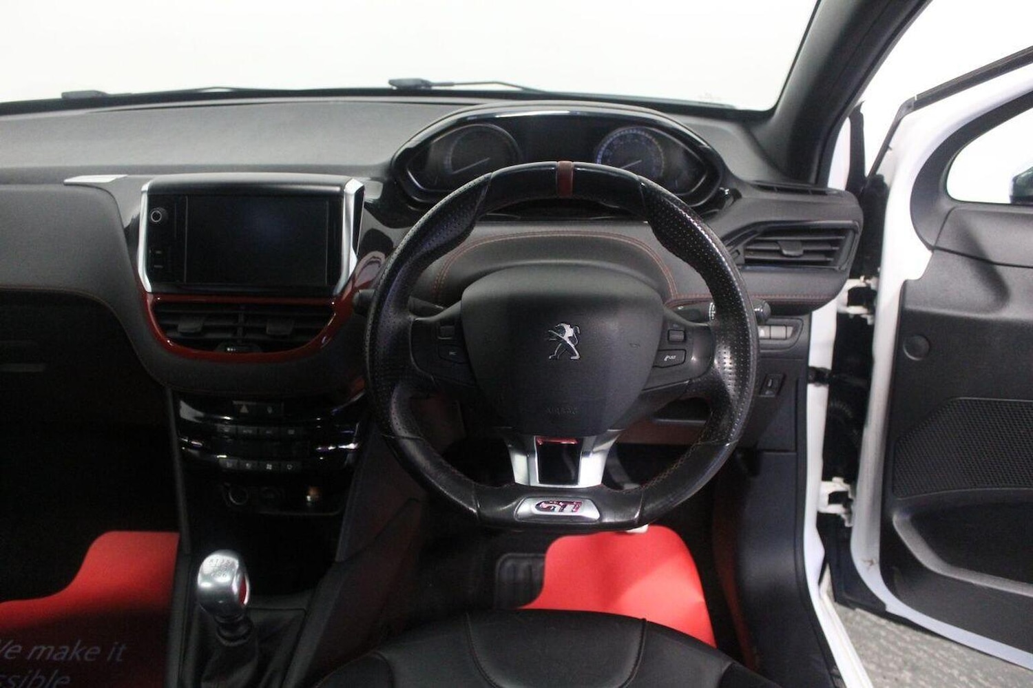 Used Peugeot 208 2014 for sale - 77189261: Photo 44