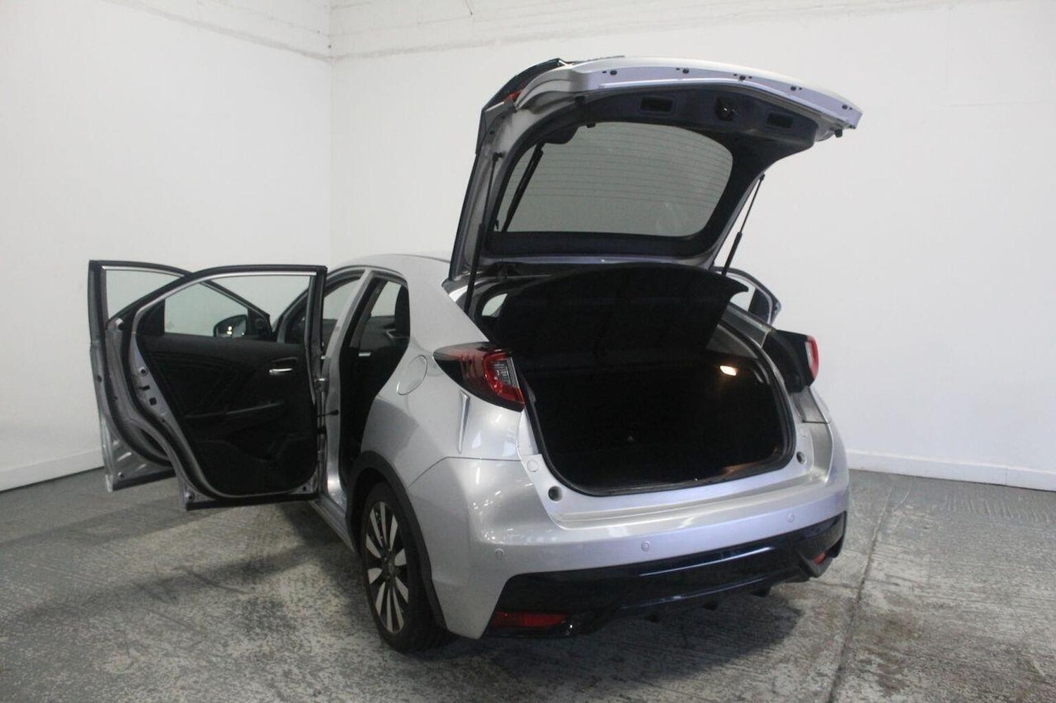 Used Honda Civic 2015 for sale - 77781685: Photo 20