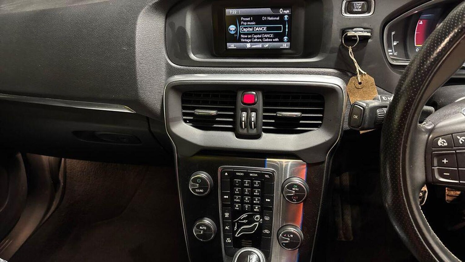 Used Volvo V40 2014 for sale - 77465150: Photo 16