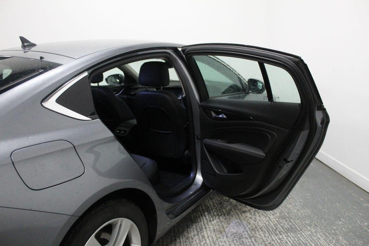 Used Vauxhall Insignia 2018 for sale - 77937875: Photo 26