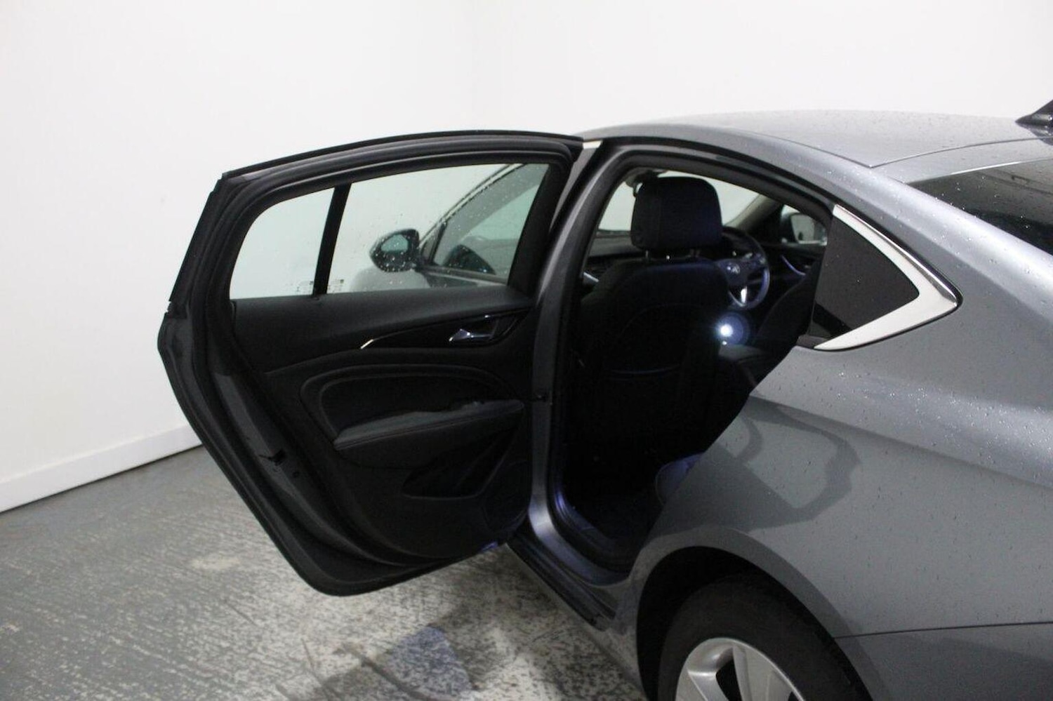 Used Vauxhall Insignia 2018 for sale - 77937875: Photo 28