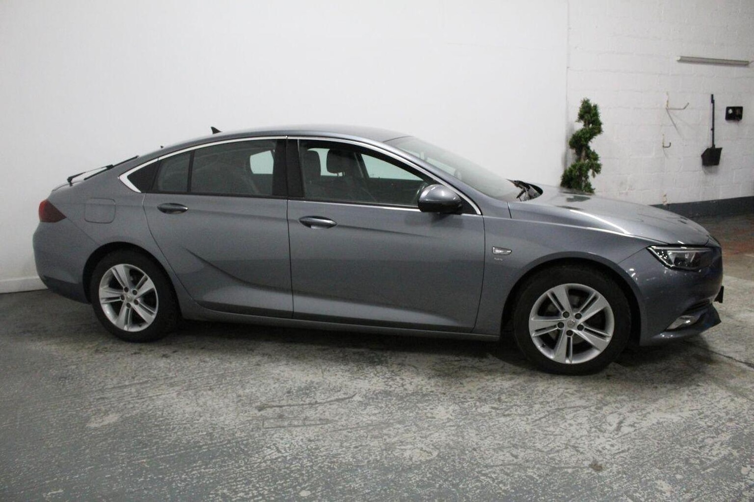 Used Vauxhall Insignia 2018 for sale - 77937875: Photo 4