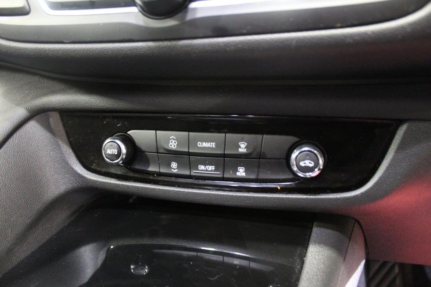 Used Vauxhall Insignia 2018 for sale - 77937875: Photo 41