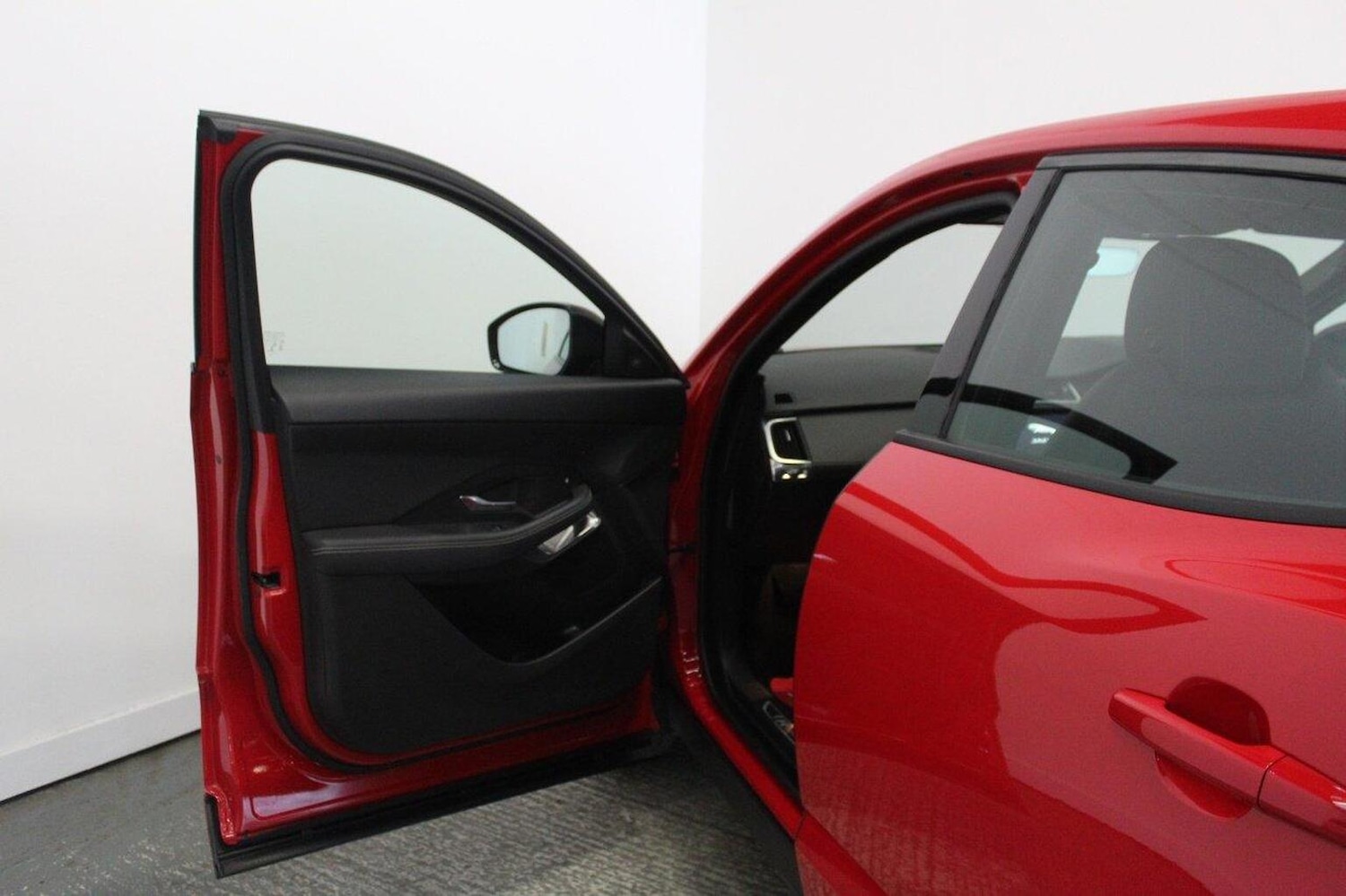 Used Jaguar E-Pace 2019 for sale - 77938048: Photo 28