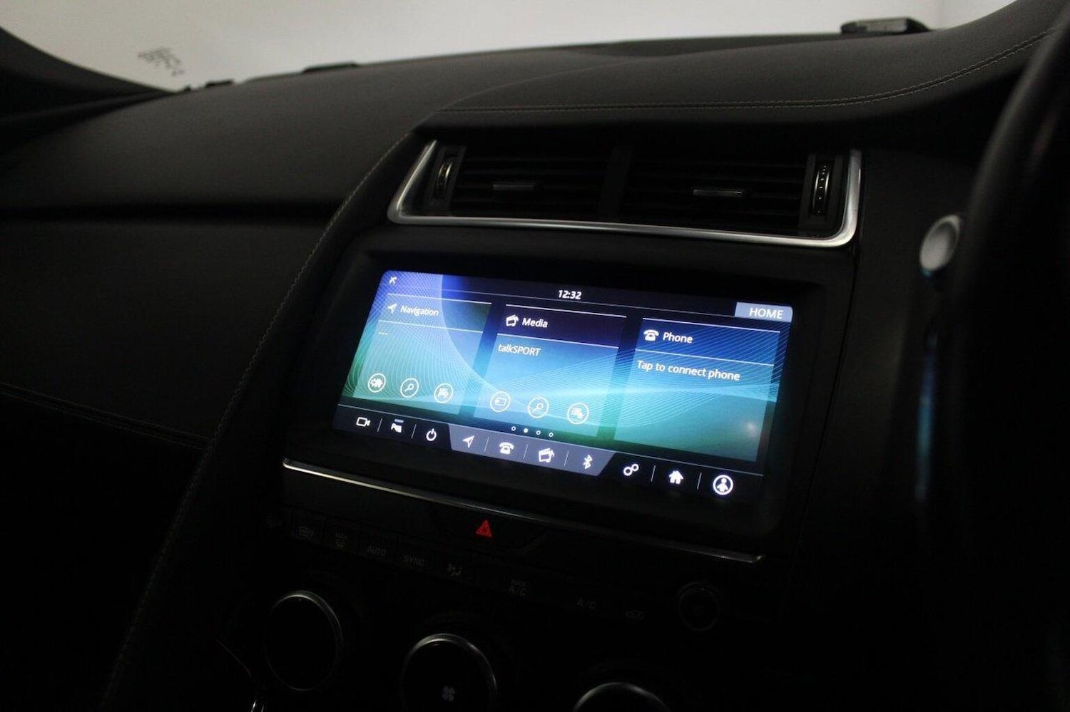 Used Jaguar E-Pace 2019 for sale - 77938048: Photo 37