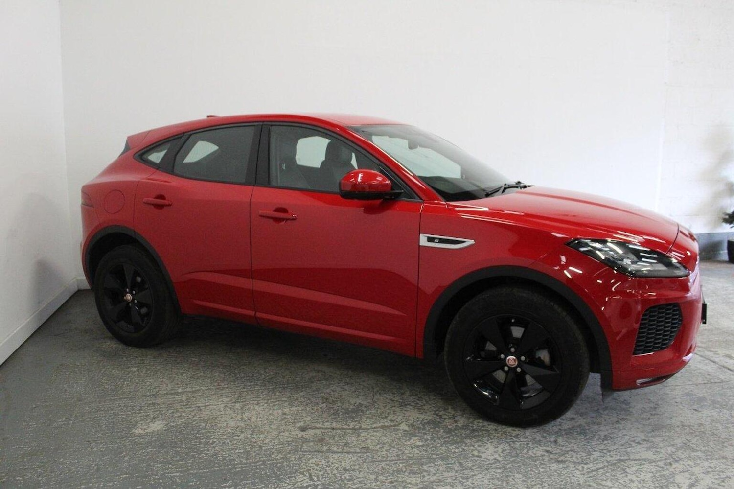 Used Jaguar E-Pace 2019 for sale - 77938048: Photo 4