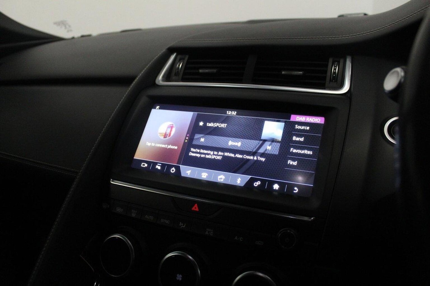 Used Jaguar E-Pace 2019 for sale - 77938048: Photo 40