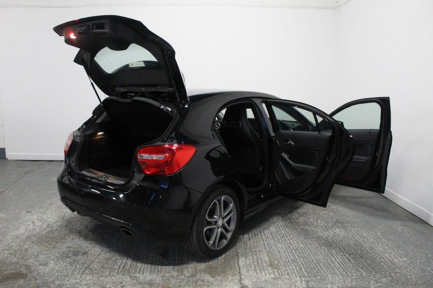 Used Mercedes-Benz A-Class 2015 for sale - 77140681: Photo 21