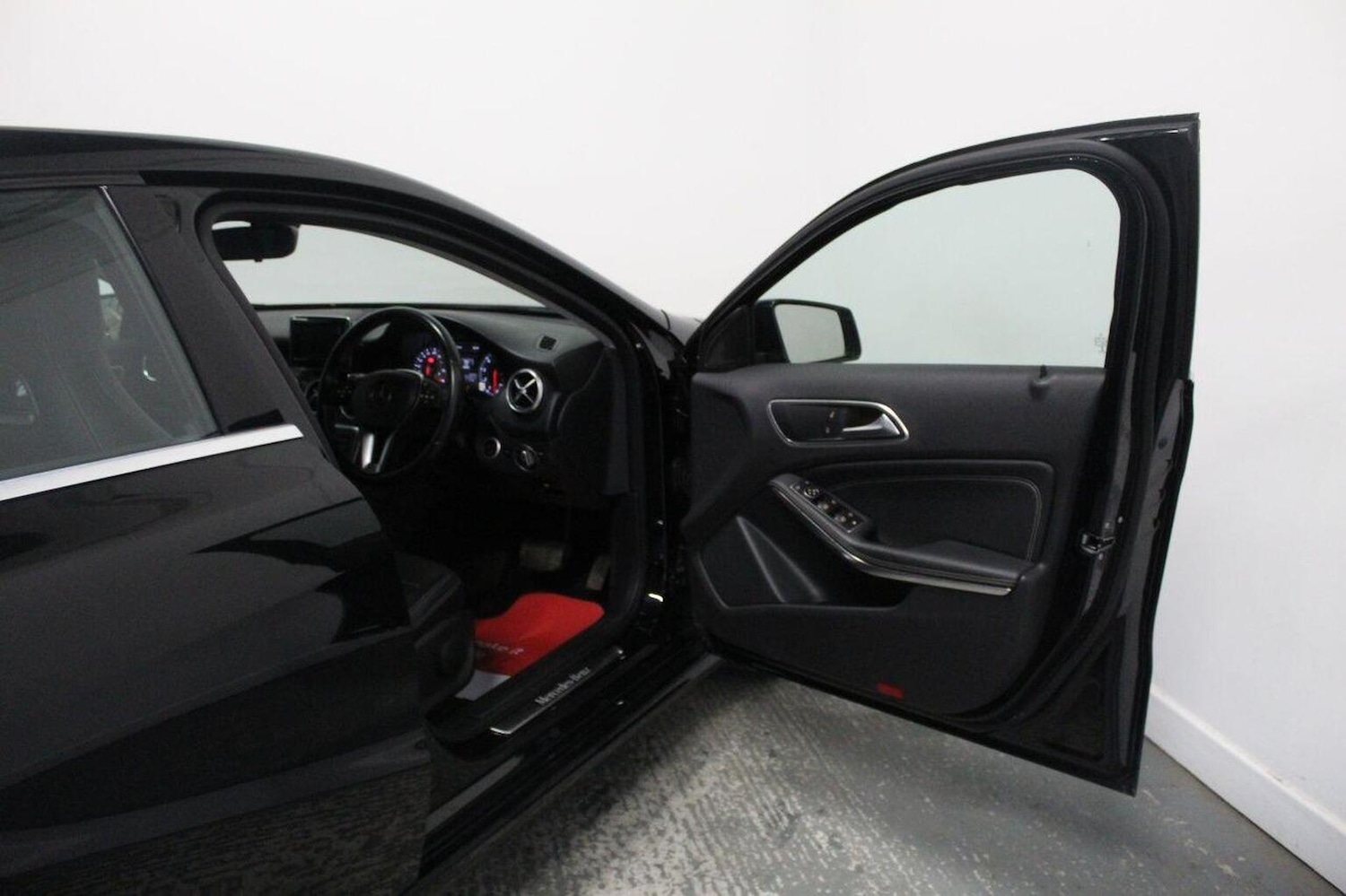 Used Mercedes-Benz A-Class 2015 for sale - 77140681: Photo 24