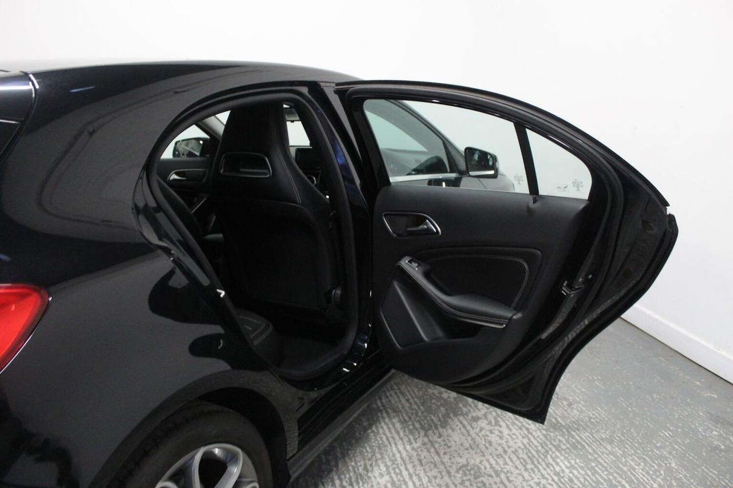 Used Mercedes-Benz A-Class 2015 for sale - 77140681: Photo 25