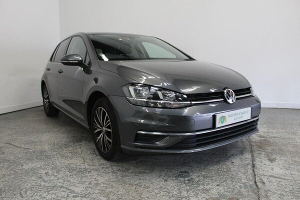 Used Volkswagen Golf 2017 for sale - 76268615: Photo 1