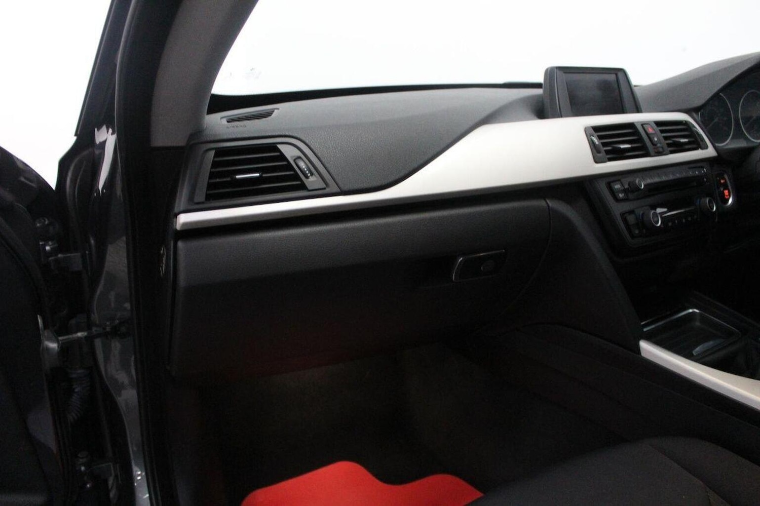 Used BMW 3 Series 2014 for sale - 76178933: Photo 32