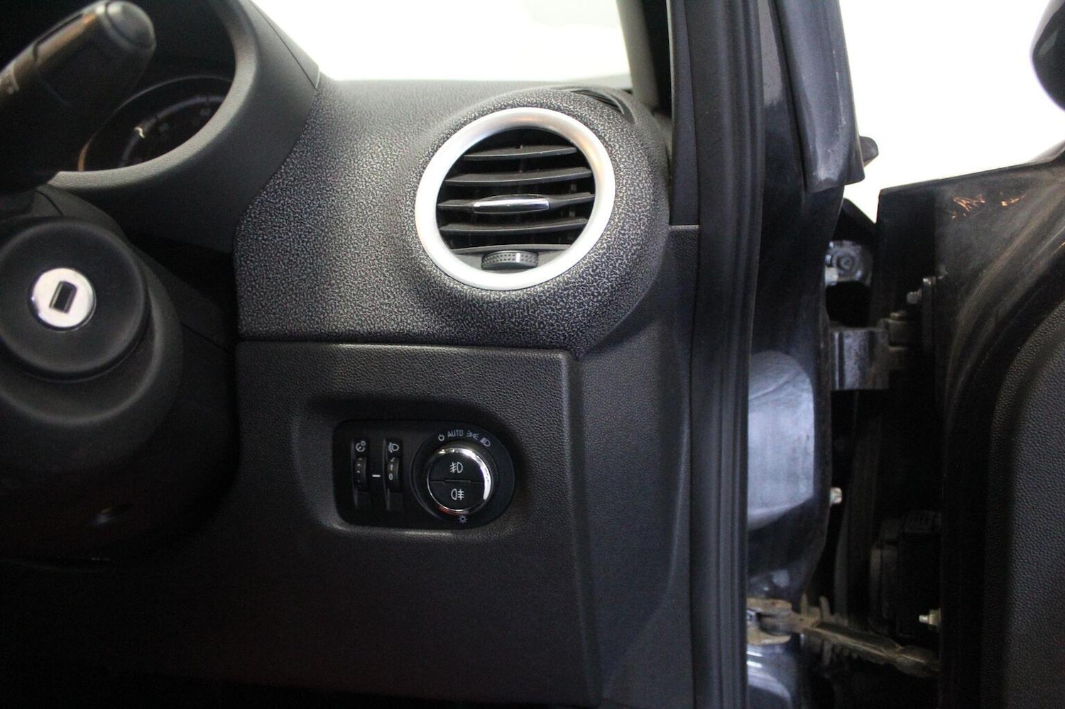 Used Vauxhall Corsa 2012 for sale - 77991652: Photo 40