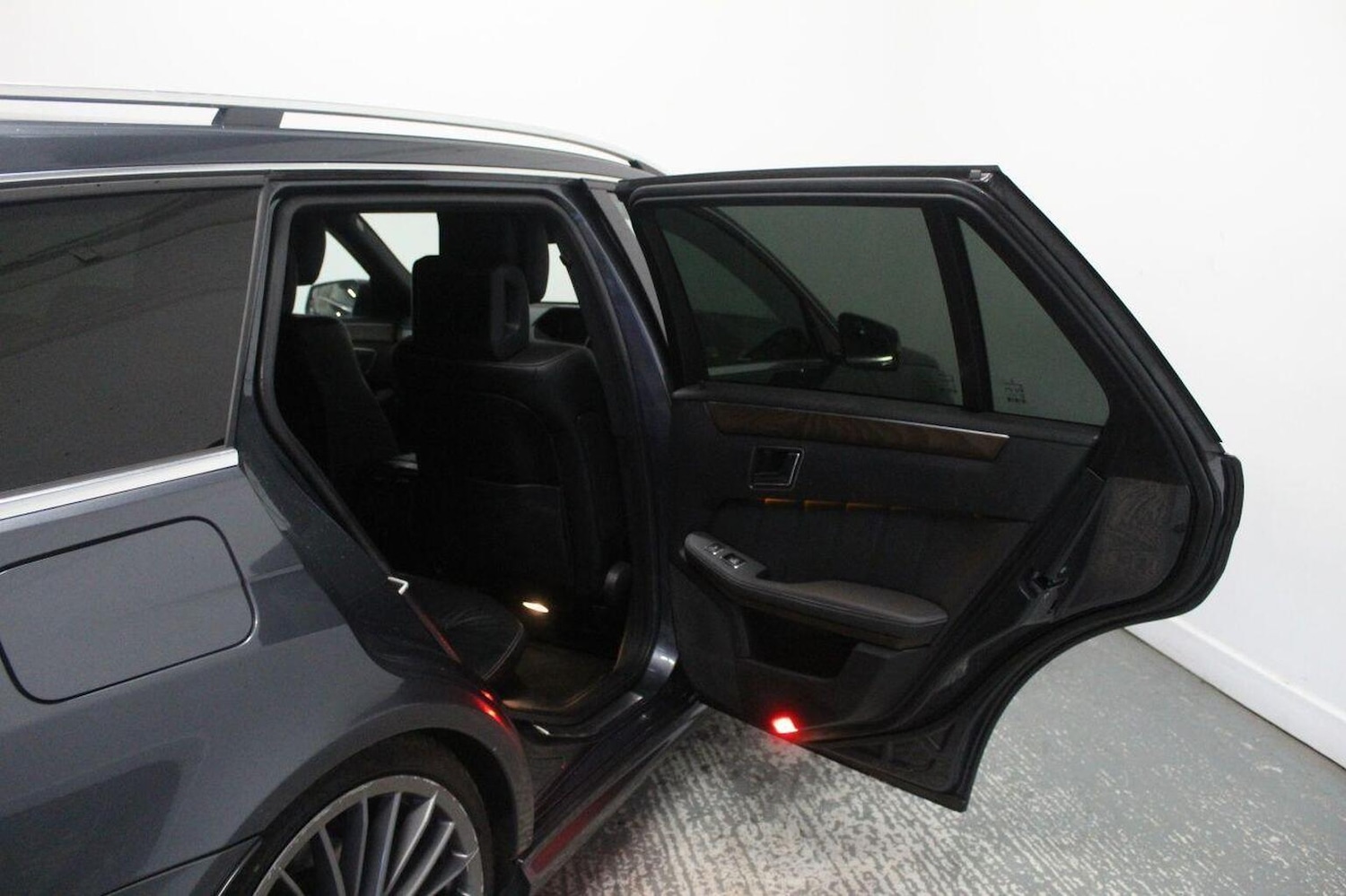 Used Mercedes-Benz E Class 2012 for sale - 77558496: Photo 27