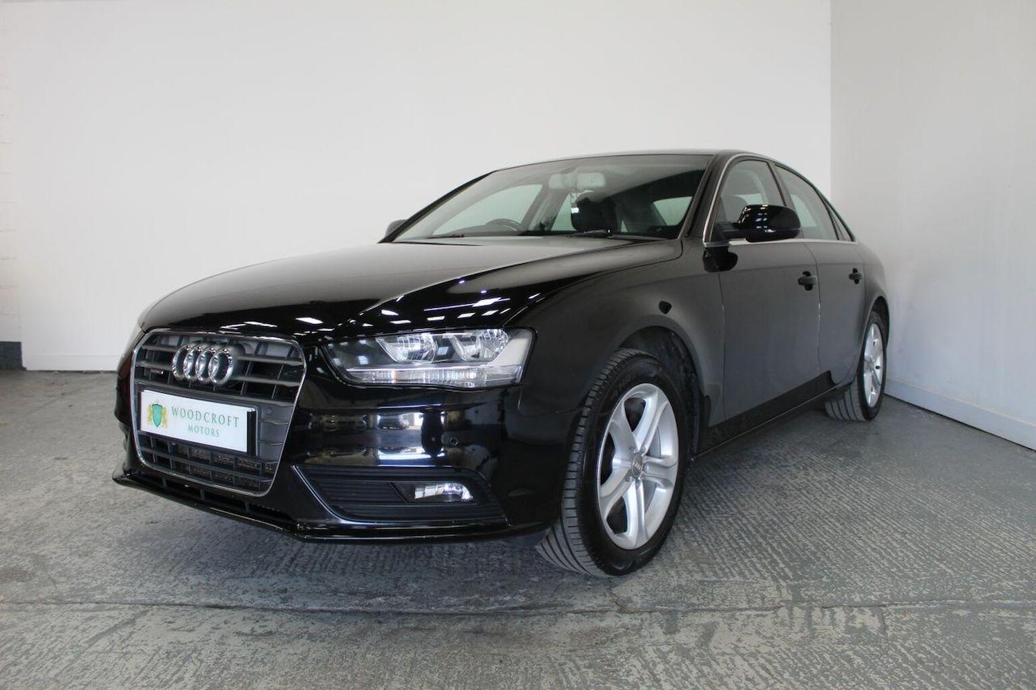 Used Audi A4 2013 for sale - 76181079: Photo 2
