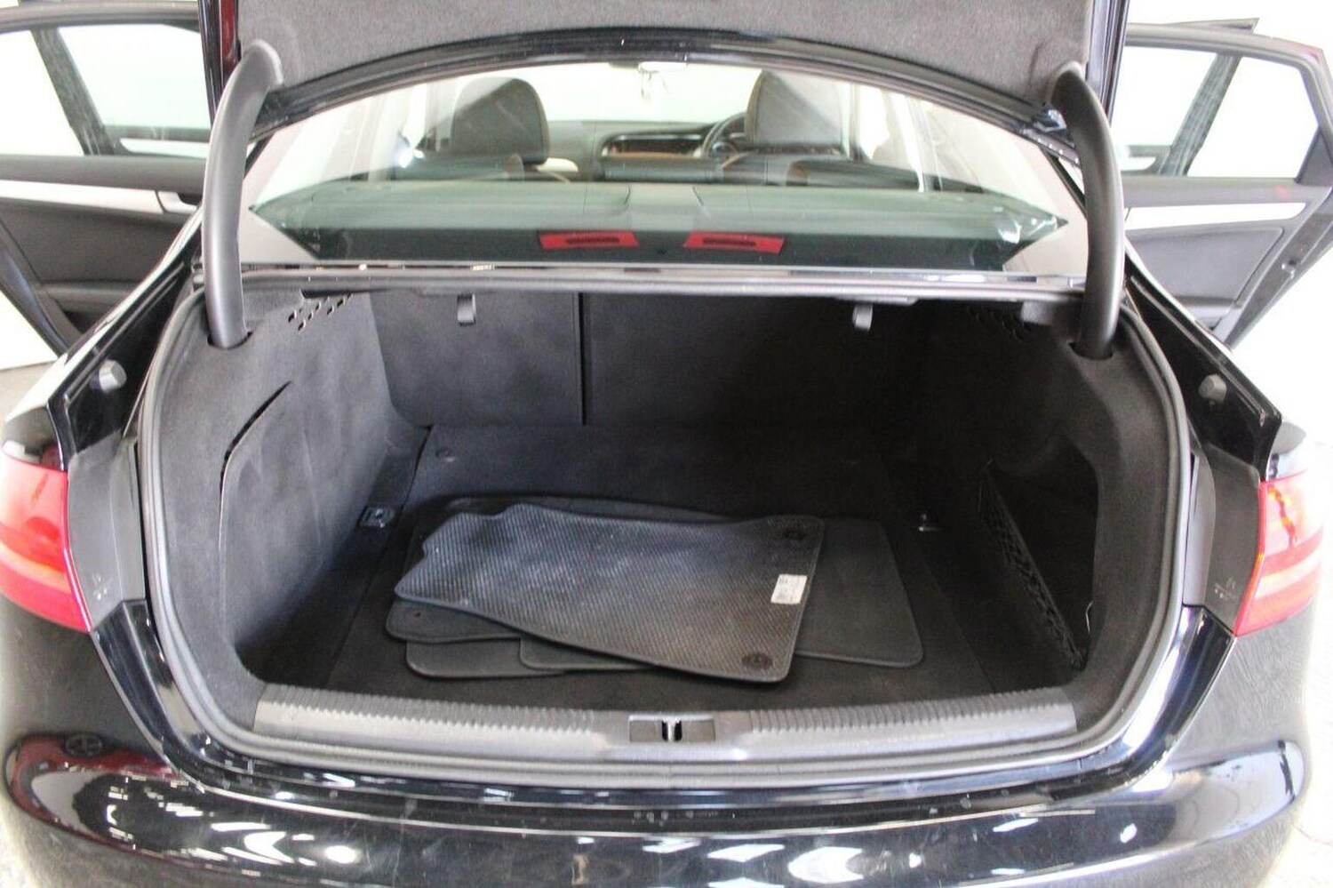 Used Audi A4 2013 for sale - 76181079: Photo 23