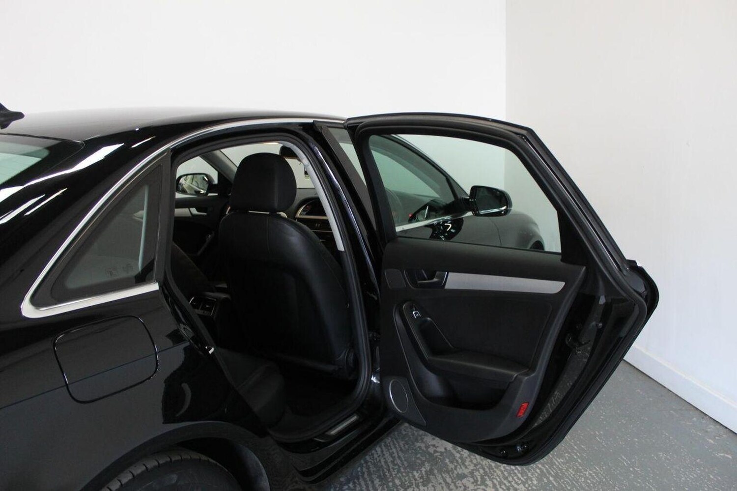 Used Audi A4 2013 for sale - 76181079: Photo 25