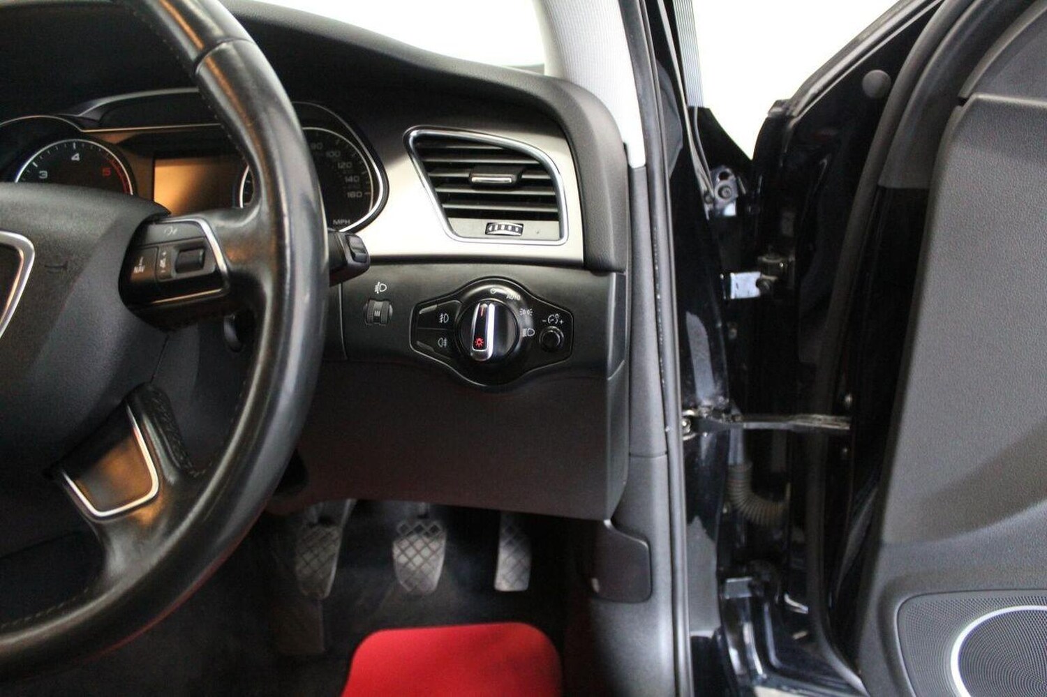 Used Audi A4 2013 for sale - 76181079: Photo 51