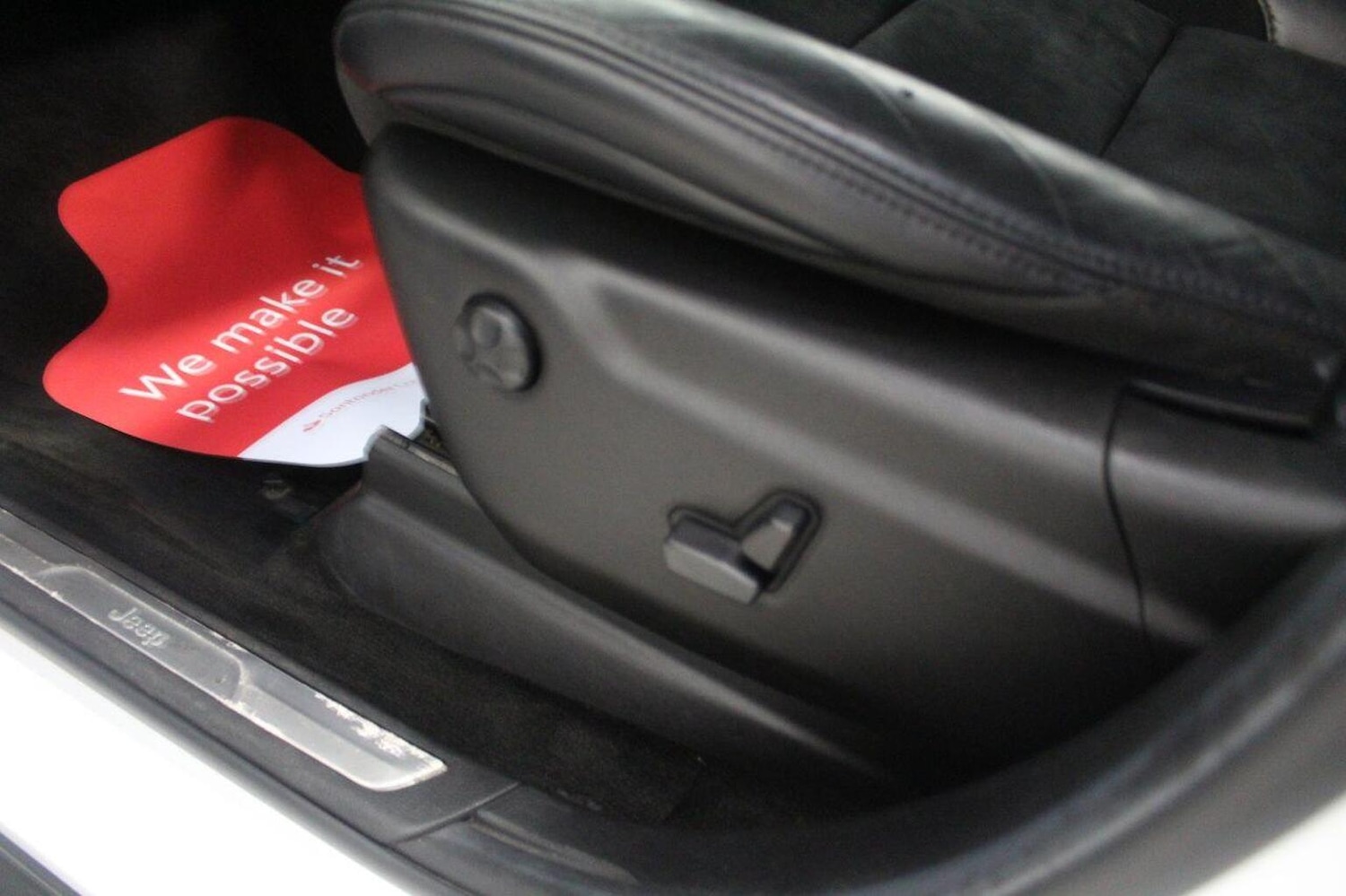 Used Jeep Grand Cherokee 2013 for sale - 77140666: Photo 32