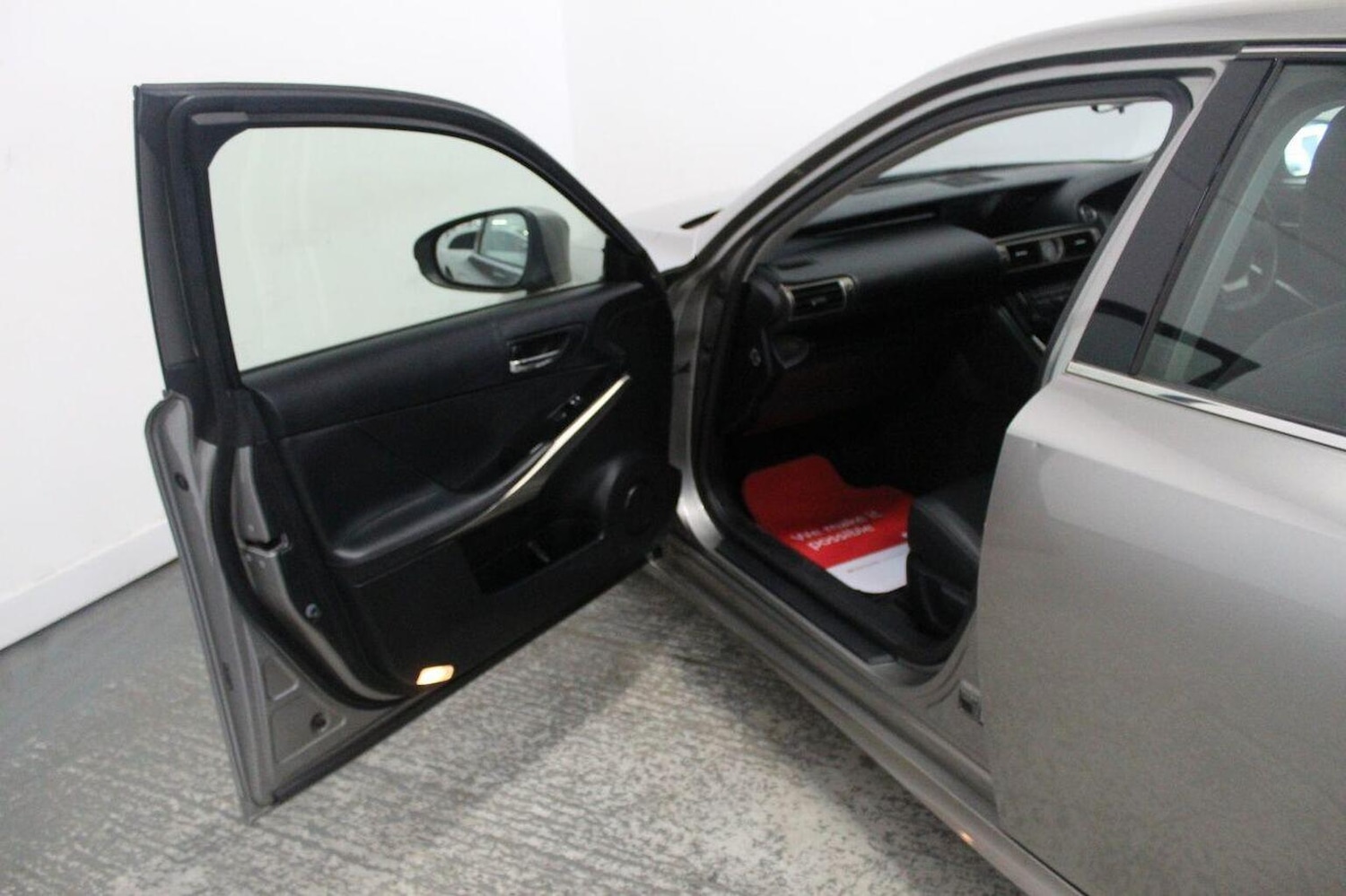 Used Lexus IS 2014 for sale - 77937847: Photo 26