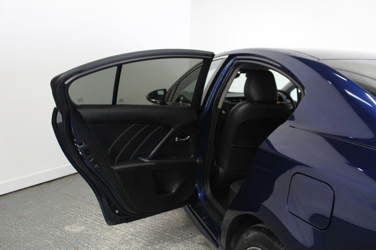 Used Toyota Avensis 2016 for sale - 76793688: Photo 29