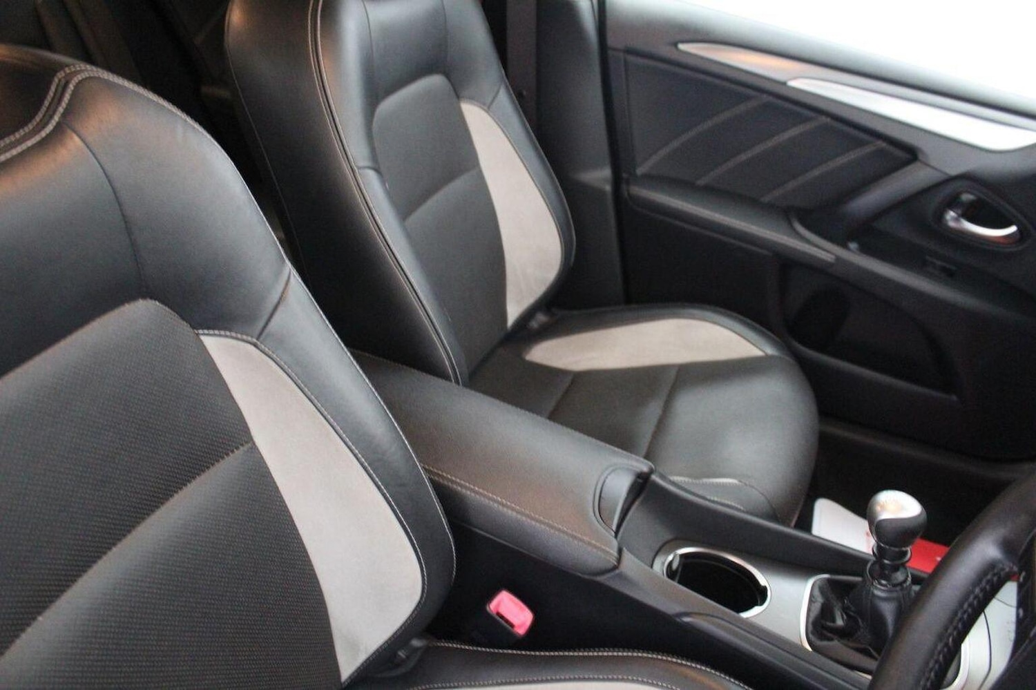 Used Toyota Avensis 2016 for sale - 76793688: Photo 43